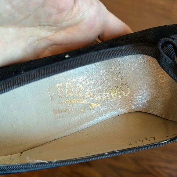 Vintage Salvatore Ferragamo black velvet with bows dressy heels - Picture 8 of 8